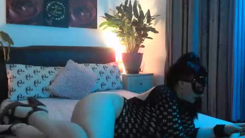 Snapshot of molly_blanka chatting on 10-08-25, 10:07 Molly online show from 10-08-25, 10:07