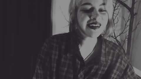 Molly Crow online show from 01-25-25, 11:43