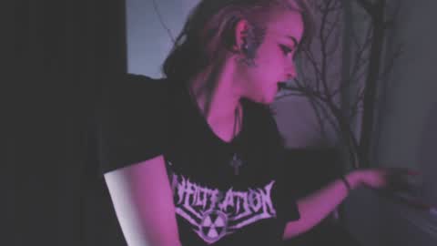 Molly Crow online show from 01-27-25, 11:43