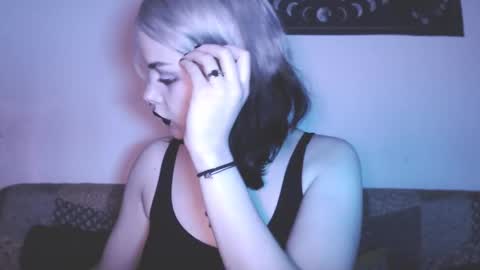 Molly Crow online show from 02-15-25, 01:10