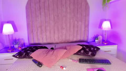 Snapshot of molly_jackson chatting on 01-13-25, 12:02 Molly Jackson online show from 01-13-25, 12:02