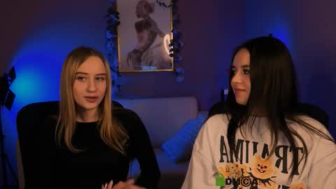 Snapshot of molly_lesser chatting on 12-17-25, 03:51 molly_lesser online show from 12-17-25, 03:51