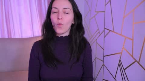 Snapshot of molly_marmalade_ chatting on 11-10-25, 03:00 MOLLY online show from 11-10-25, 03:00