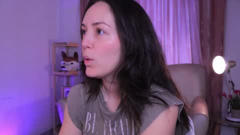 Snapshot of molly_marmalade_ chatting on 11-12-25, 02:06 MOLLY online show from 11-12-25, 02:06