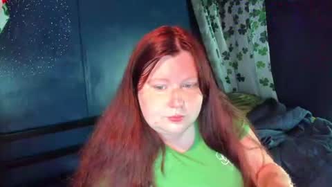 Snapshot of molly_moons chatting on 07-10-26, 06:10 molly_moons online show from 07-10-26, 06:10