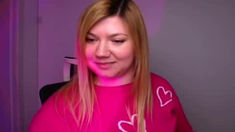 Snapshot of molly_moree chatting on 01-16-25, 03:35 Molly online show from 01-16-25, 03:35