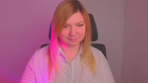 Snapshot of molly_moree chatting on 02-03-25, 12:14 Molly online show from 02-03-25, 12:14