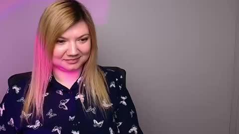 Snapshot of molly_moree chatting on 02-04-25, 03:26 Molly online show from 02-04-25, 03:26