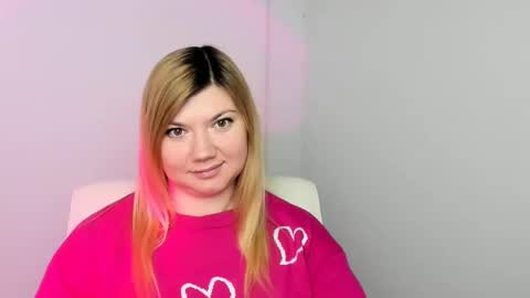 Snapshot of molly_moree chatting on 02-05-25, 12:49 Molly online show from 02-05-25, 12:49