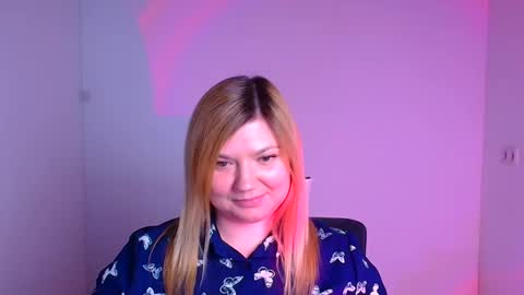 Snapshot of molly_moree chatting on 02-07-25, 03:41 Molly online show from 02-07-25, 03:41