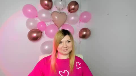 Snapshot of molly_moree chatting on 02-14-25, 12:25 Molly online show from 02-14-25, 12:25