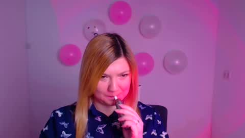 Snapshot of molly_moree chatting on 02-15-25, 06:23 Molly online show from 02-15-25, 06:23