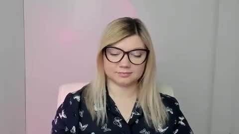 Snapshot of molly_moree chatting on 10-04-25, 11:52 Molly online show from 10-04-25, 11:52