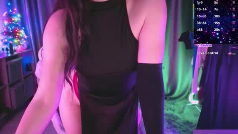 Snapshot of molly_phoenix chatting on 12-20-25, 01:18 Molly online show from 12-20-25, 01:18