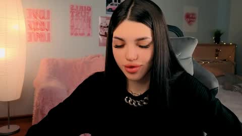 Snapshot of molly_rettyy chatting on 04-19-26, 04:34 Molly online show from 04-19-26, 04:34
