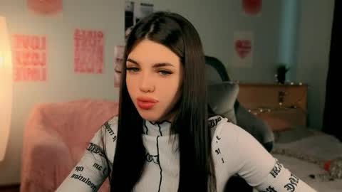 Snapshot of molly_rettyy chatting on 04-28-26, 04:06 Molly online show from 04-28-26, 04:06
