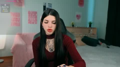 Snapshot of molly_rettyy chatting on 06-26-26, 04:50 Molly online show from 06-26-26, 04:50