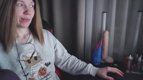 I have new photos come and see with love Molly online show from 02-20-25, 11:43