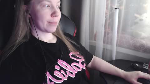 I have new photos come and see with love Molly online show from 02-19-26, 07:48