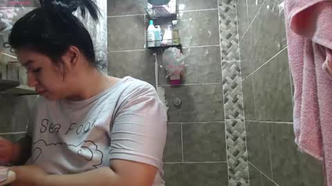 Snapshot of molly_shake chatting on 01-06-25, 11:09 Molly online show from 01-06-25, 11:09