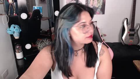 Snapshot of molly_shake chatting on 02-07-25, 09:05 Molly online show from 02-07-25, 09:05