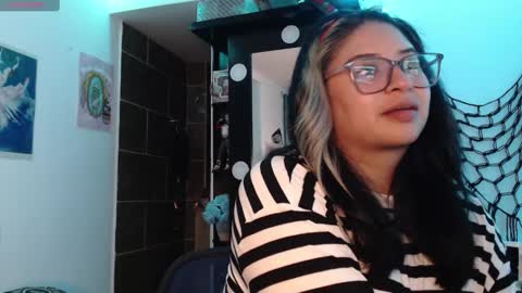 Snapshot of molly_shake chatting on 10-01-25, 07:03 Molly online show from 10-01-25, 07:03