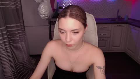 Snapshot of molly_wheel chatting on 02-08-25, 11:44 molly_wheel online show from 02-08-25, 11:44