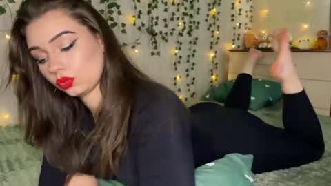 Snapshot of mollybibe chatting on 07-18-26, 11:25 Molly online show from 07-18-26, 11:25