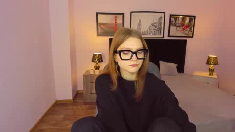 Snapshot of mollydangerous chatting on 12-15-24, 07:46 Taisha online show from 12-15-24, 07:46