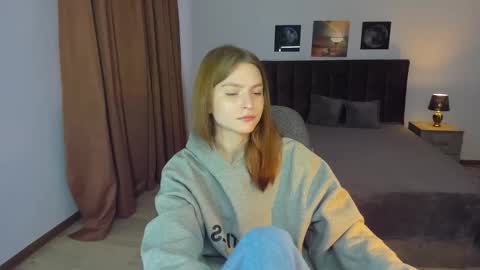 Snapshot of mollydangerous chatting on 12-19-24, 07:51 Taisha online show from 12-19-24, 07:51