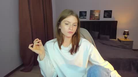 Snapshot of mollydangerous chatting on 12-19-24, 10:56 Taisha online show from 12-19-24, 10:56