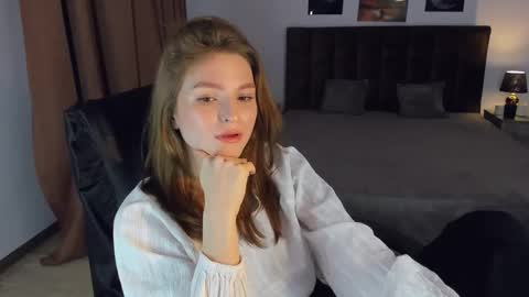 Snapshot of mollydangerous chatting on 01-14-25, 11:10 Taisha online show from 01-14-25, 11:10