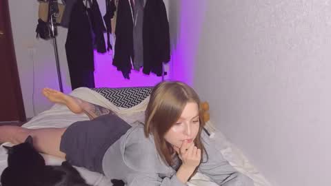 Snapshot of mollydangerous chatting on 02-18-25, 06:04 Taisha online show from 02-18-25, 06:04