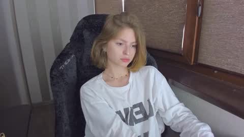 Snapshot of mollydangerous chatting on 09-12-25, 11:43 Taisha online show from 09-12-25, 11:43