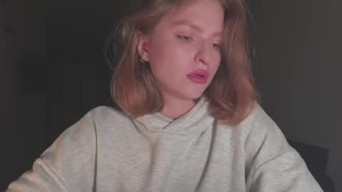 Snapshot of mollydangerous chatting on 10-30-25, 05:02 Taisha online show from 10-30-25, 05:02