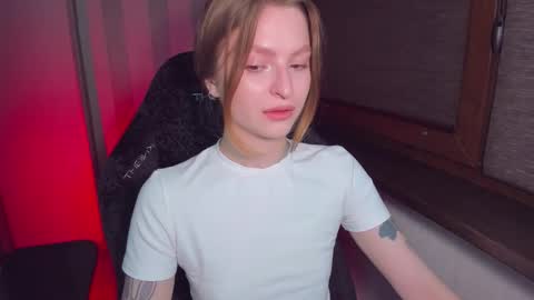 Snapshot of mollydangerous chatting on 11-03-25, 05:58 Taisha online show from 11-03-25, 05:58