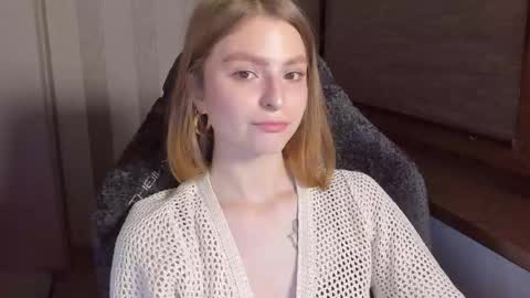 Snapshot of mollydangerous chatting on 11-30-25, 01:26 Taisha online show from 11-30-25, 01:26