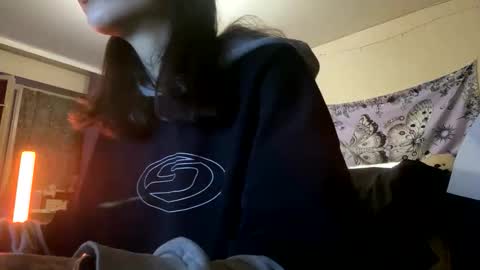 mollyEXD online show from 10-24-25, 06:04