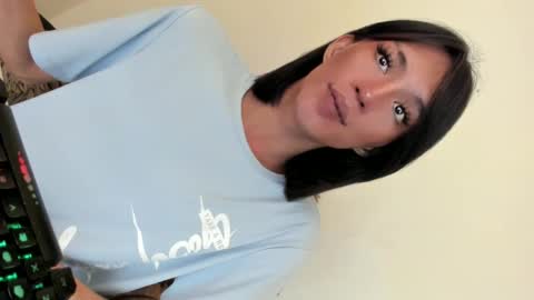 Snapshot of mollyfrakambush chatting on 12-28-24, 04:41 Molly Frakambush online show from 12-28-24, 04:41