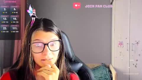  KIRA  online show from 09-29-25, 04:50