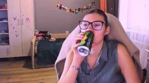  KIRA  online show from 12-15-25, 05:55