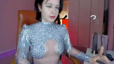 Snapshot of mollyposh chatting on 06-11-26, 06:39 Molly online show from 06-11-26, 06:39