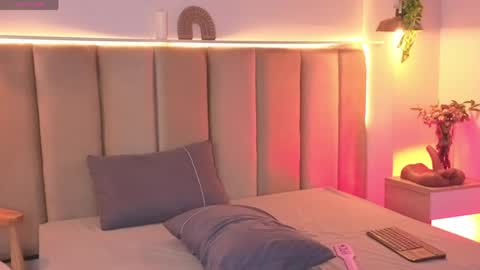 mollyrosse1 online show from 04-01-26, 04:48