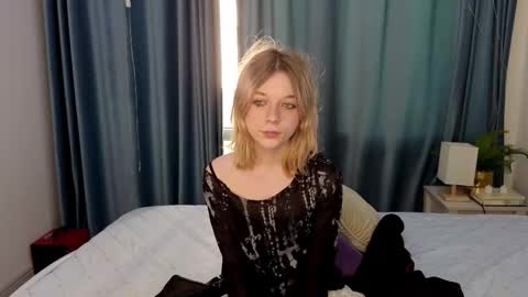 Snapshot of mollysally chatting on 03-31-26, 04:24 mollysally online show from 03-31-26, 04:24