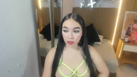 Snapshot of mollyspencer1 chatting on 07-18-26, 06:56 MOLLY online show from 07-18-26, 06:56