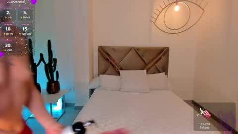 Molly Sunders online show from 11-11-25, 04:34