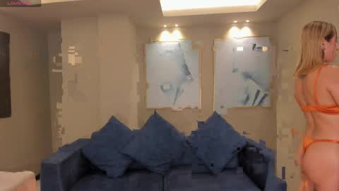 Snapshot of mollysunders_ chatting on 04-19-26, 11:29 Molly Sunders online show from 04-19-26, 11:29