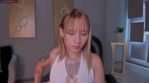 Snapshot of mollysunders_ chatting on 05-04-26, 07:43 Molly Sunders online show from 05-04-26, 07:43