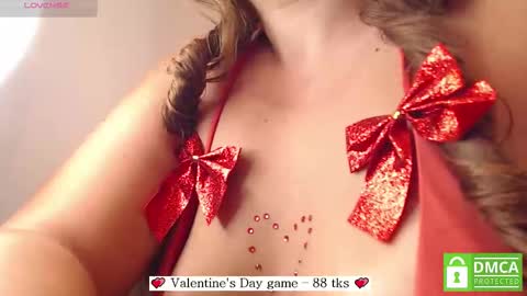 Snapshot of mollywayne chatting on 02-15-25, 03:42 Molly Join my social networks online show from 02-15-25, 03:42