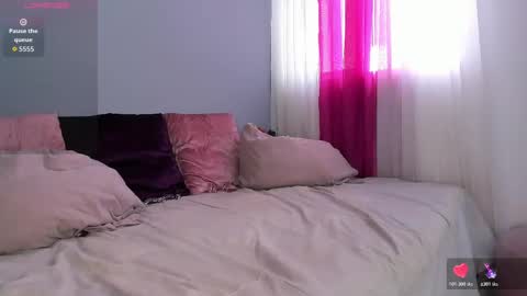 Molly online show from 11-15-25, 04:14